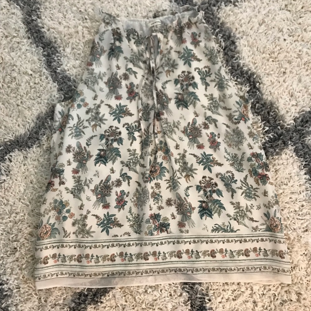 NWOT Max Studio sleeveless floral top